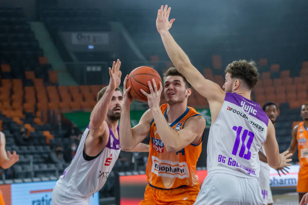 常会将矛头 常会将矛头